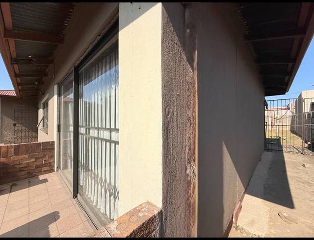 3 BEDROOM HOUSE FOR SALE IN VANDERBIJLPARK CW 4